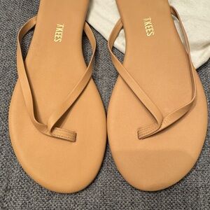 NWT-TKEES Tan Flip Flop Sandals - Size 8